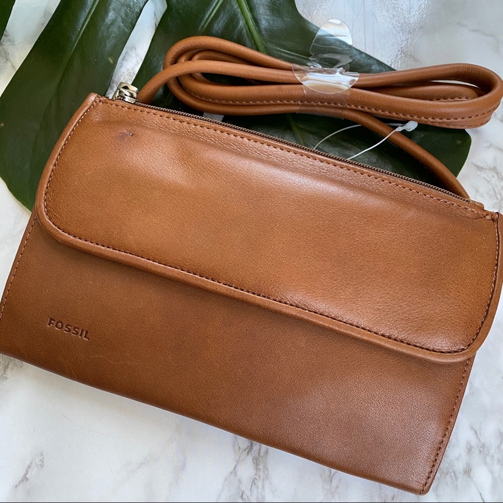 Fossil tan leather wallet on a string crossbody - Picture 1 of 14